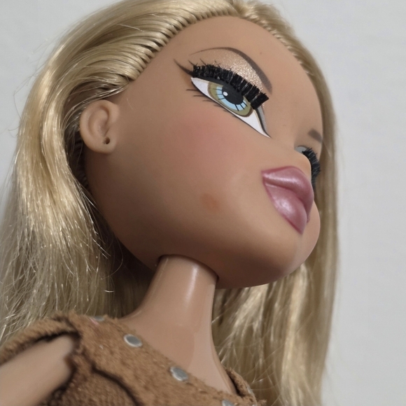 Bratz Wild Wild West Fianna Doll - 1st Edition, 2005 - Picture 11 of 15